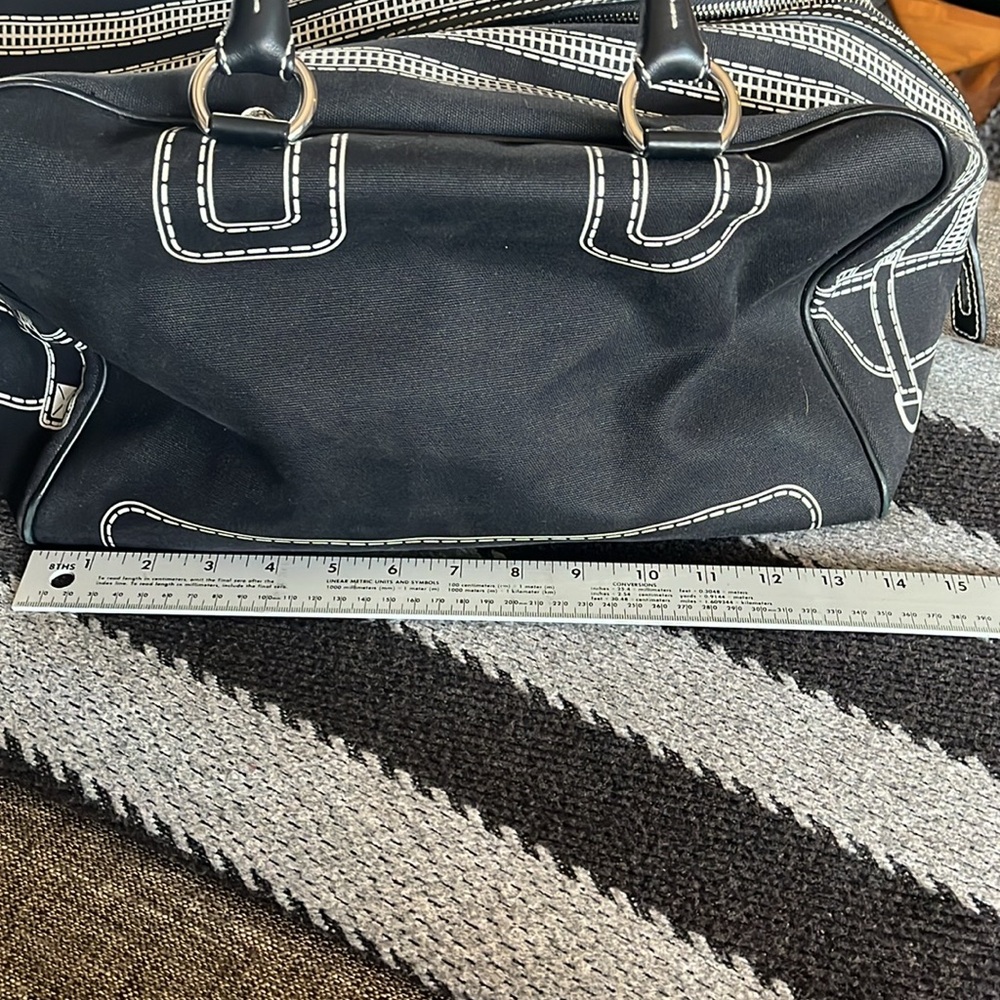 Dolce & Gabbana black duffle bag lock and key - Picture 7 of 11
